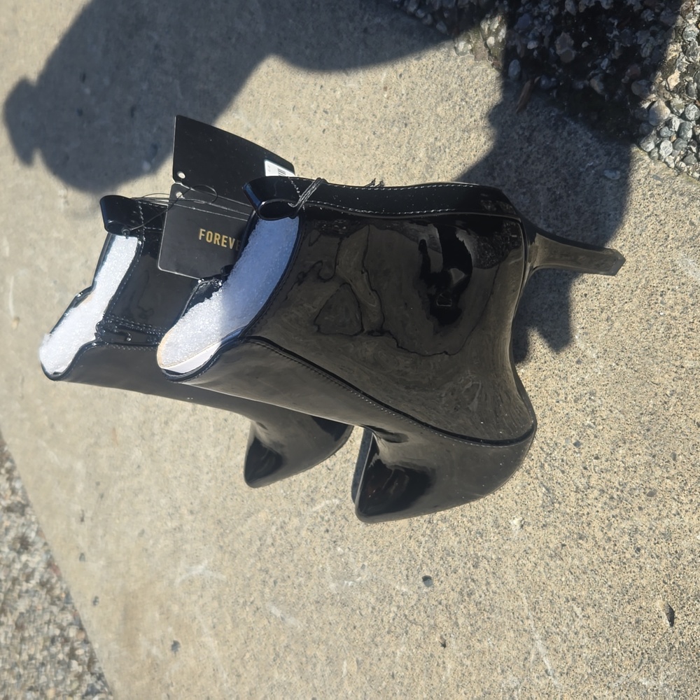 Black pleather bootie - Brand new